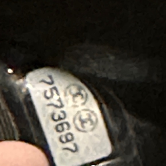 💯% Authentic CHANEL Caviar Wallet✨ - Picture 14 of 15